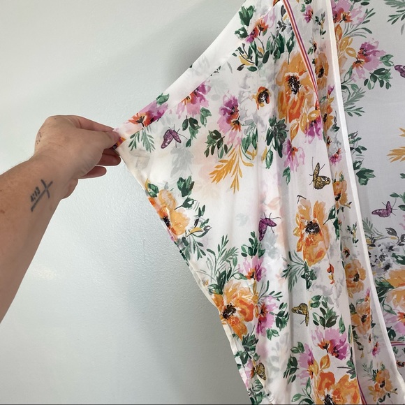 Torrid | Cream Floral Kimono - Picture 8 of 8